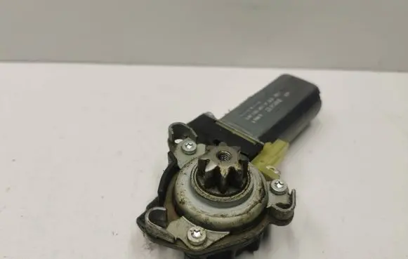 Mercedes-Benz R W251 Seat adjustment motor 0390203001