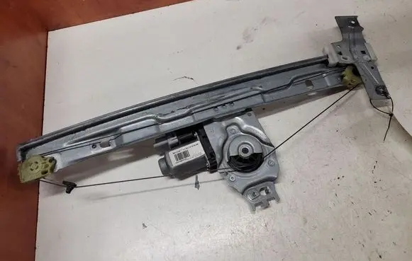 Peugeot 207 Front door window regulator with motor 9671270880 119855