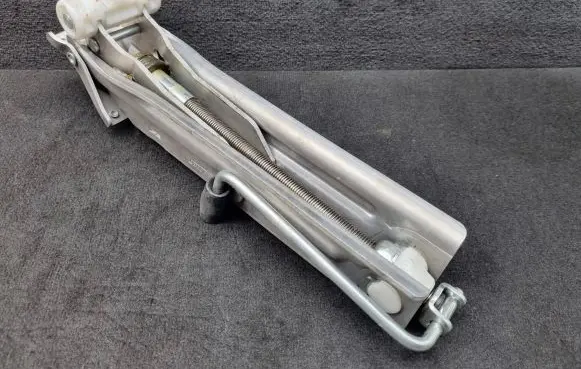 Audi A6 S6 C6 4F Lift Jack 4F0011031