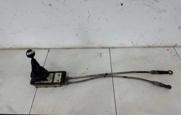 Mini One - Cooper R50 - 53 Gear shifter/selector 
