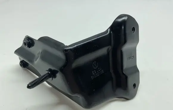 Volkswagen Golf Plus Fender mounting bracket 5M0821135