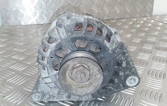Volkswagen PASSAT B5 Generator/alternator 06b903016d 2542225a sg9b010