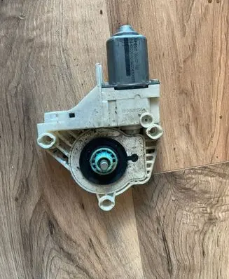 Audi A1 Rear door window regulator motor