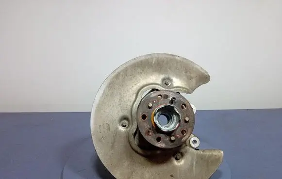 BMW M4 G82 G83 Front wheel hub spindle knuckle 8095658