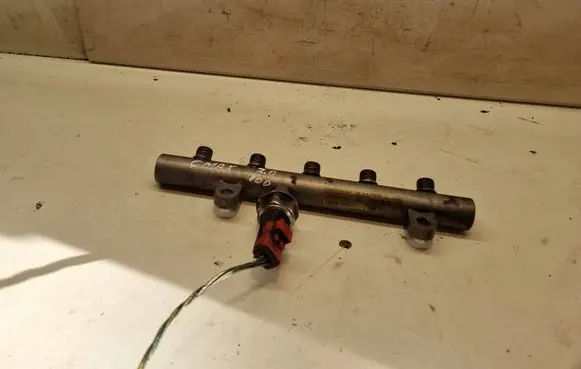 Fuel main line pipe