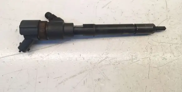 KIA Carens II Fuel injector 0445110258