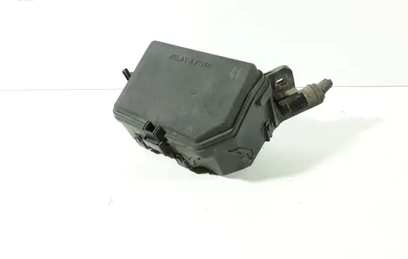Toyota Yaris Relay mounting block 826620D140 9008087031