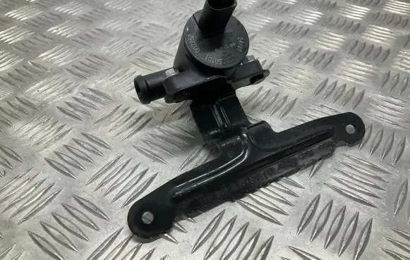 Audi A4 S4 B8 8K Electric auxiliary coolant/water pump 4H0121671D 8K0819263B