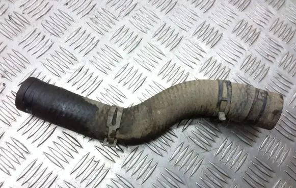 Chrysler Town & Country V Engine coolant pipe/hose