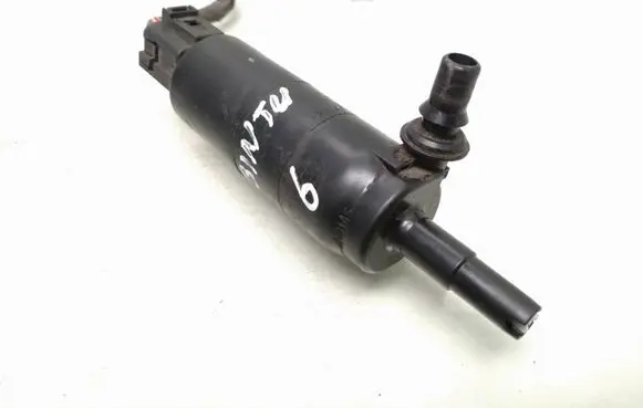 Volkswagen PASSAT B7 Headlight washer pump 6R0955681