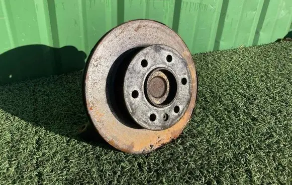 Mercedes-Benz Sprinter W906 Front wheel hub spindle knuckle A9063302420 A9063303420