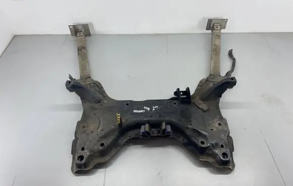 Peugeot 5008 Front subframe