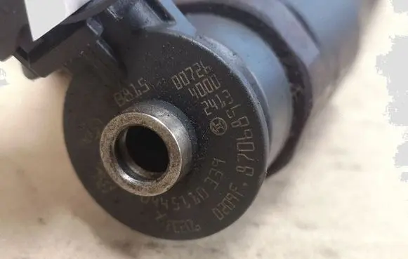 Peugeot 208 I Fuel injector 0445110339 870689