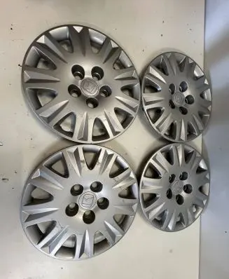Honda Civic R15 wheel hub/cap/trim 44733-SNE-A00