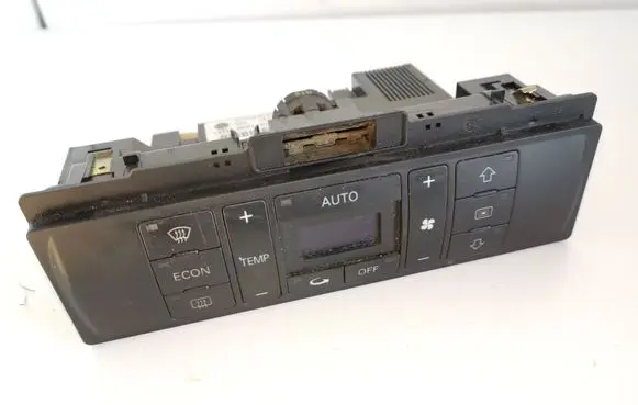 Audi A4 S4 B5 8D Climate control unit 8D0820043M 5HB007908 5HB00790805
