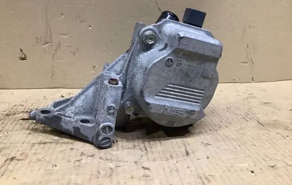 Lexus ES VII XZ10 Water pump 0810105880101