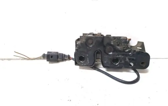 Skoda Octavia Mk2 (1Z) Engine bonnet (hood) release handle