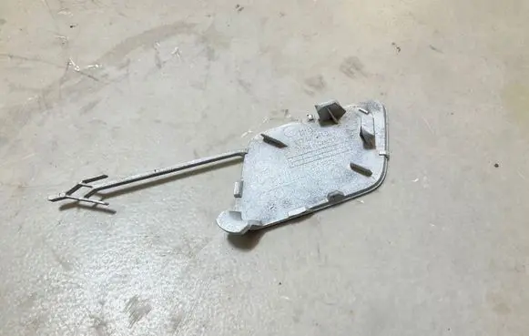 Audi A3 S3 8V Front tow hook cap/cover 8V3807241B 22143