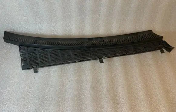 Mercedes-Benz C W202 Wiper trim 2028310258