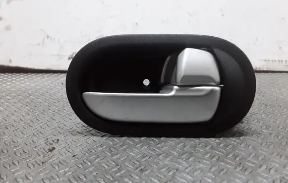 Mitsubishi Colt Front door interior handle