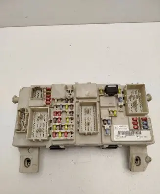Ford Focus Fuse module 97RA000001 97RA012018 30S519243109