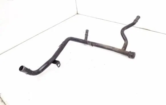 Volkswagen PASSAT B6 Engine coolant pipe/hose 03G121065H