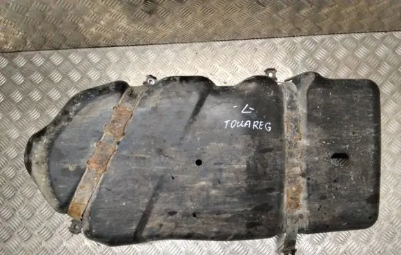 Volkswagen Touareg II Fuel tank bottom protection 7L0201973C 7L0201973D