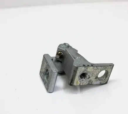 Volkswagen Jetta VI Front door upper hinge 8K0831402D