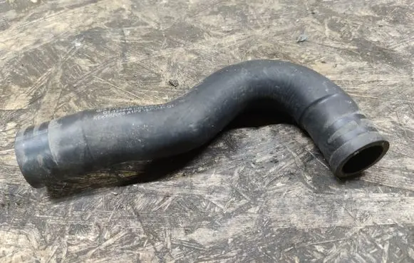 Mercedes-Benz B W246 W242 Engine coolant pipe/hose A2702030302