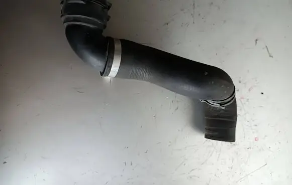 Engine coolant pipe/hose
