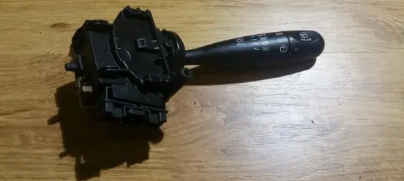 Toyota Yaris Wiper control stalk 173647