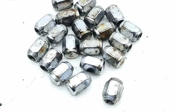 Toyota Prius (XW50) Nuts/bolts 