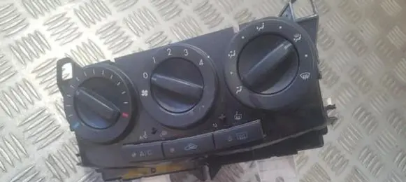 Mazda 5 Climate control unit m1900cc33f08 hcc22