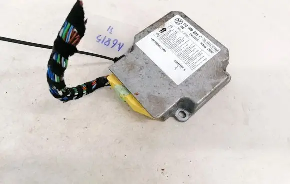 Volkswagen Touran I Airbag control unit/module 1T0909605C 5WK43518