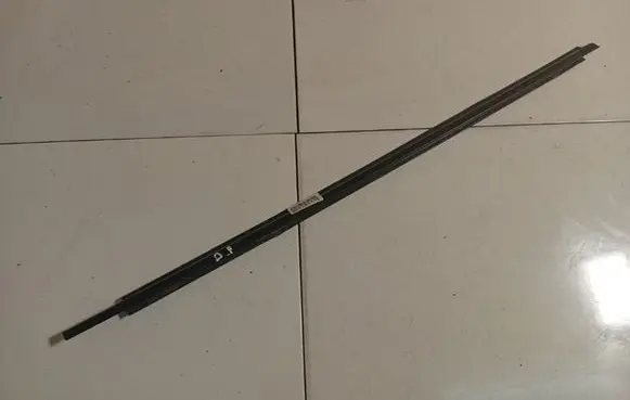 Toyota Corolla E120 E130 Front door glass trim molding 