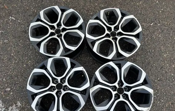 Renault Arkana R18 alloy rim 403000795R 403000981R