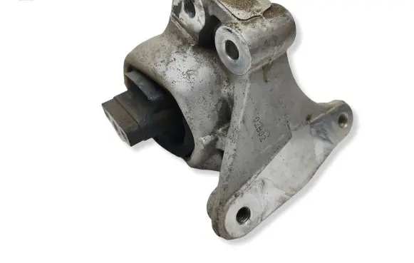 Ram 1500 Engine mount bracket 210115A149