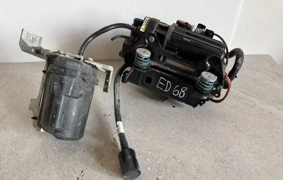 Land Rover Range Rover Sport L461 Air suspension compressor M8E2-3B484-AB-ED68 5TCM765 26072139