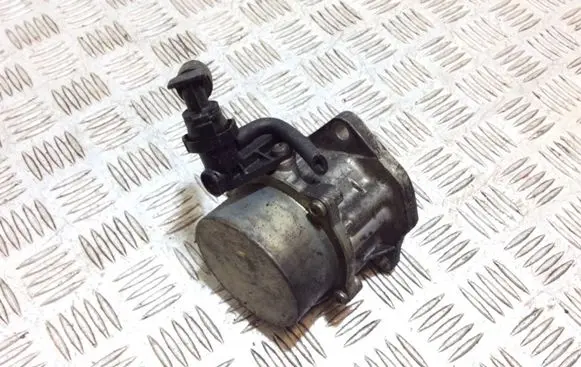 Renault Megane II Vacuum pump 8200072985