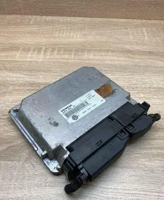 Volkswagen PASSAT B5 Engine control unit/module ECU 3B0907557 5WP4350