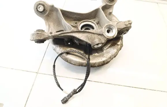 BMW i3 Rear wheel hub spindle/knuckle 333218915910 18915910