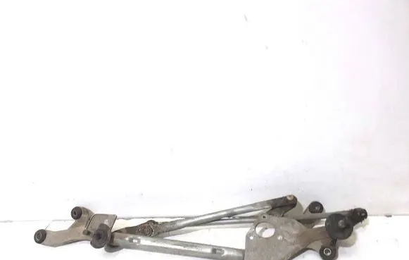 Nissan Primera Front wiper linkage 