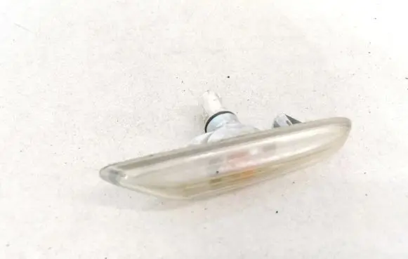 BMW 3 E46 Front fender indicator light 69113715 6911371-5