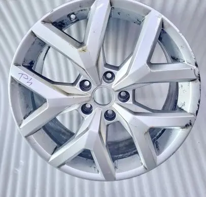 Volkswagen Amarok R19 alloy rim 