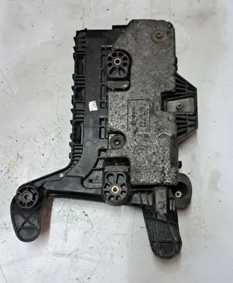 Volkswagen Golf VI Battery tray 1K0915333