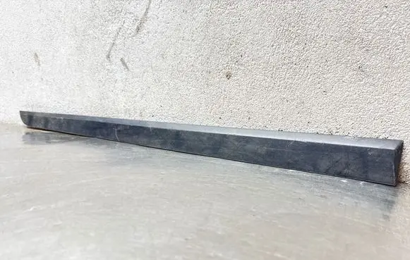 Opel Astra H Front door trim (molding) 24461069