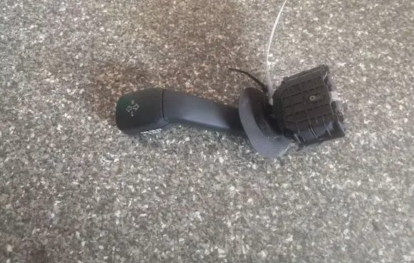 BMW 5 E39 Indicator stalk 8352014