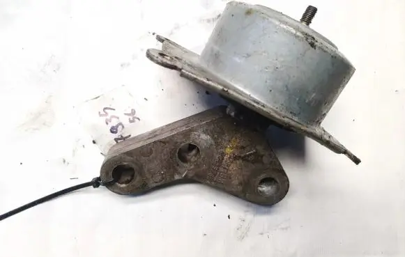 Opel Zafira B Engine mount bracket f046009313n