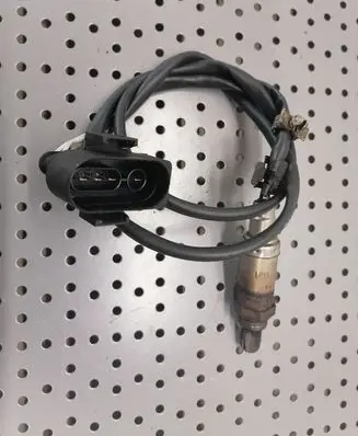 Audi A4 S4 B5 8D Lambda probe sensor 032906265 4720570 0258003