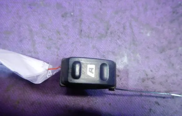 Citroen Xsara Picasso Quarter vent window switch 